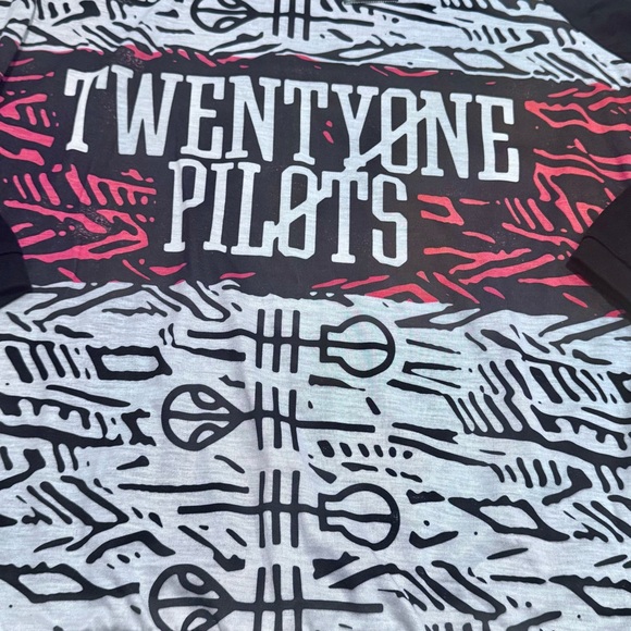 Twenty One Pilots Women MEDIUM Sweatshirt Long Sleeve  Crewneck Light Weight NEW - Picture 3 of 8